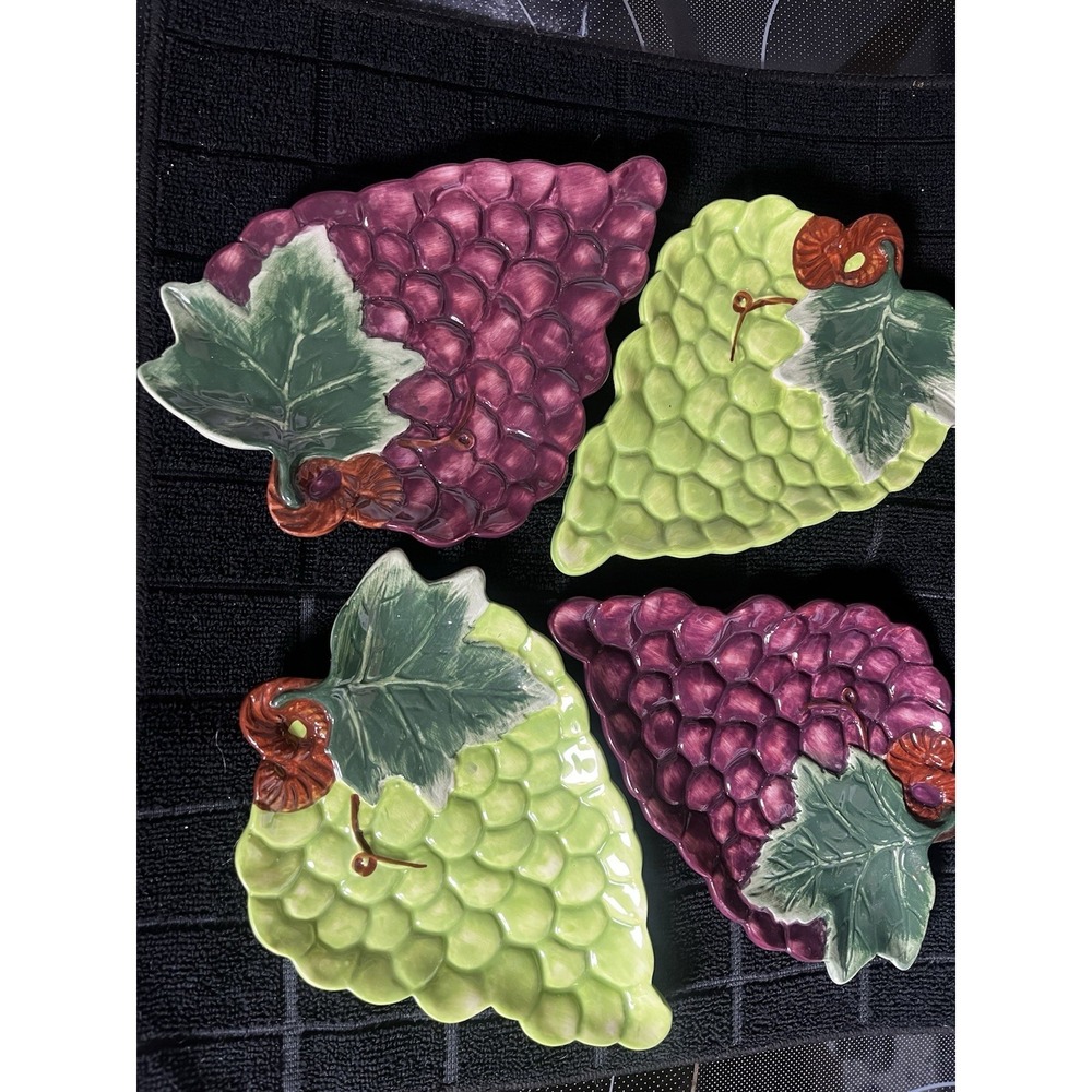 Set Of 4 Vintage style Grape Leaf Snack Plates B&W Boston Ceramic Wharehouse [W]